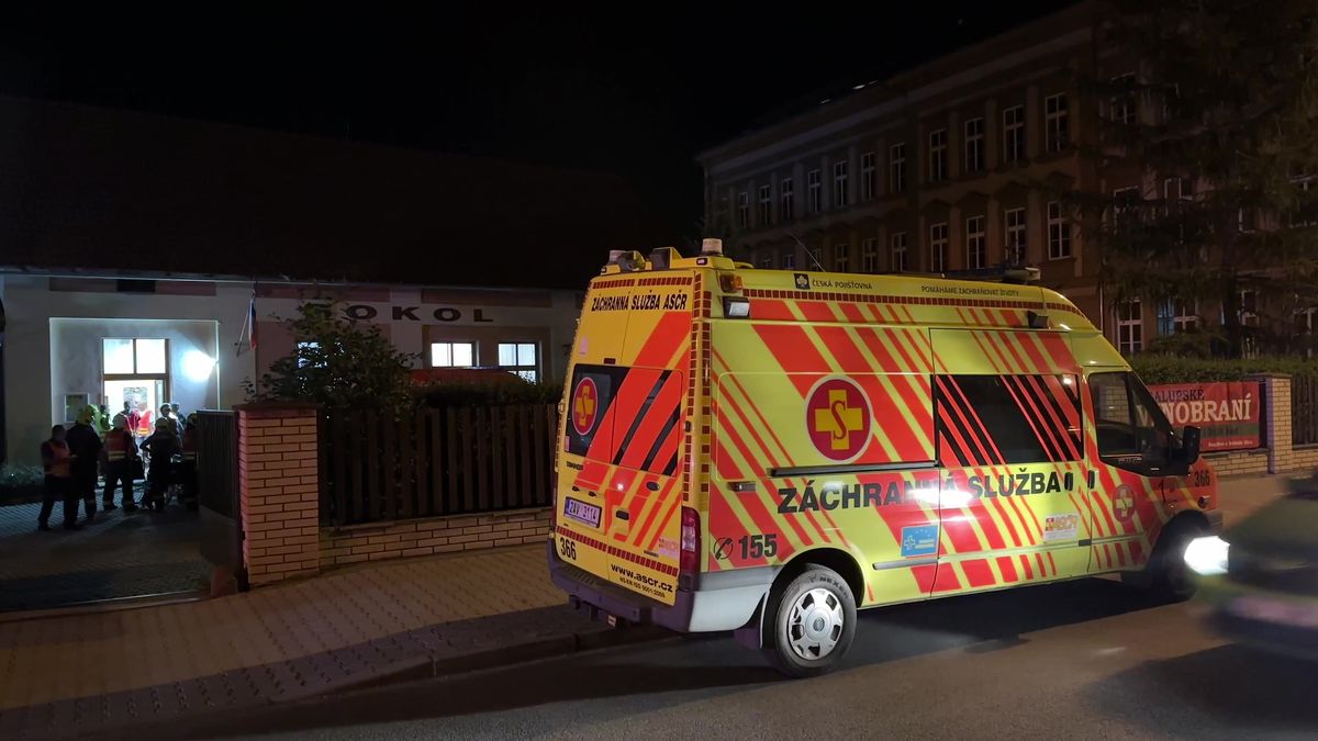 Policie částečně evakuovala nemocnici v Kralupech
